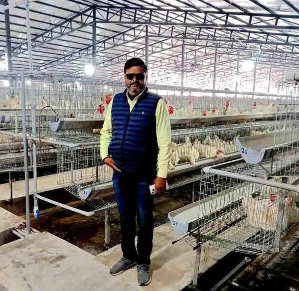 Pratapgarh youth emerges as a prominent poultry entrepreneur