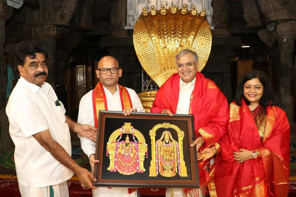 Chief election commissioner offers prayers at Tirumala