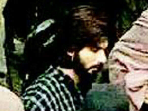 Coal thrown at Shahid Kapoor in Srinagar?