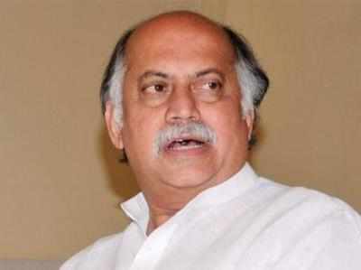 BMC polls: Gurudas Kamat relents, says ready to campaign for Congress in Mumbai