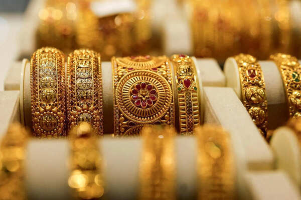 Woman loses gold jewellery worth ₹1.8L after she tries to help boy