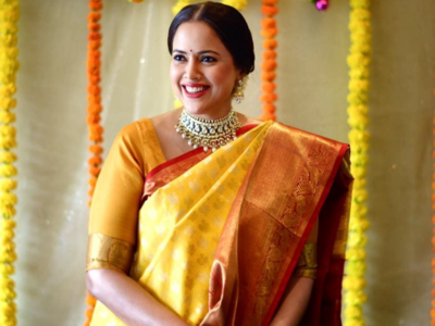 Sameera Reddy, Akshai Varde blessed with baby girl