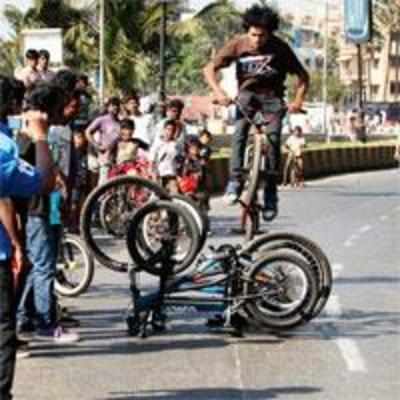 Few snarls as Bandra holds second car-free day