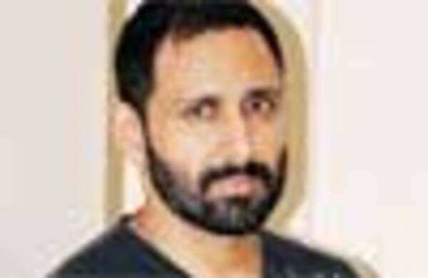 Parvin Dabas turns director