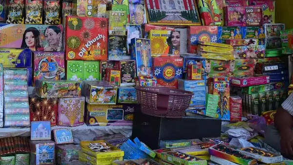 Warning fails to put lid on non-green crackers sale in Lucknow