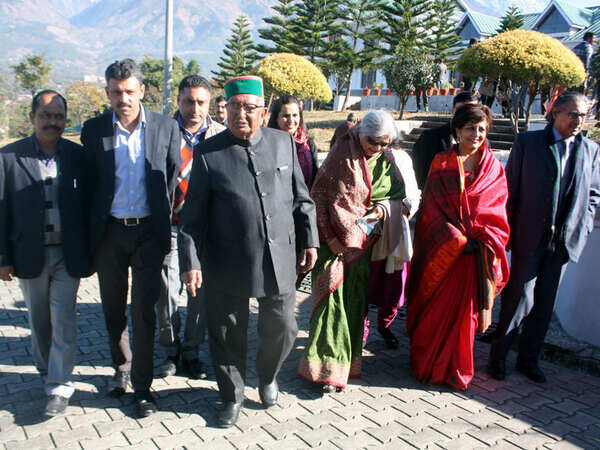Legislatures from political families making debut in HP assembly get their parents along