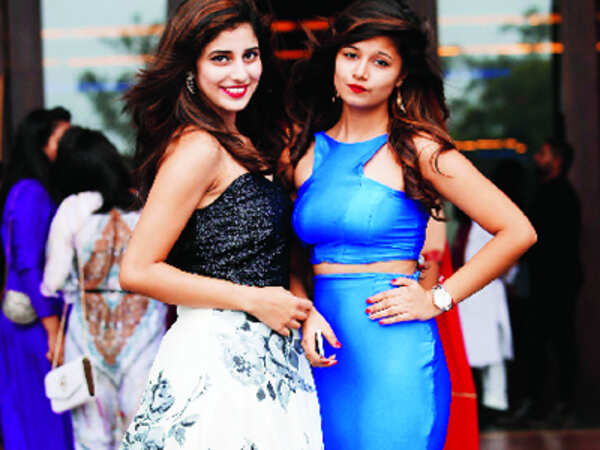 Go for a mix of traditional and modern Diwali