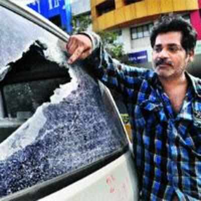 Early Fri attack on vehicles shocks Panchpakhadi residents