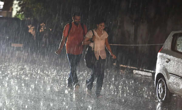 Rain, hail cool Gurgaon after scorching day