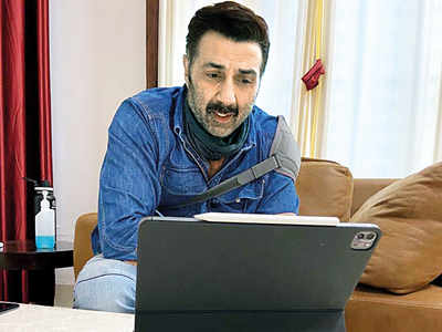 Sunny Deol tests Covid positive; isolating himself in Manali