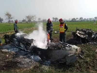 Pakistan Air Force jet crashes during routine training mission