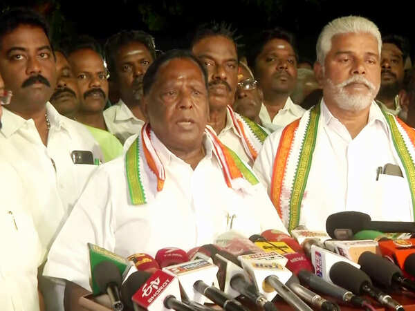 Drama prevails at Congress office in Puducherry after party workers oppose allocation of 'key' seats to DMK