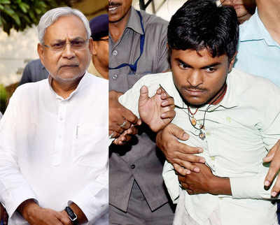 Angry youth hurls slipper at Nitish, gets arrested