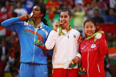 Japan Open Super Series: Selfie of Spain’s Carolina Marin, India’s PV Sindhu and Japan’s Nozomi Okuhara shows their equation off the badminton court