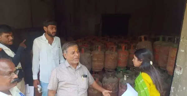 Over 390 LPG cylinders seized from godown in Sambhajinagar