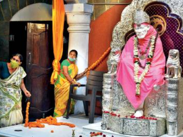Maharashtra: Temple towns hope for economic revival