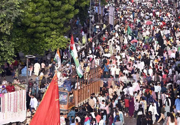 Seerat Committee defers Eid-e-Milad procession to facilitate Ganapati visarjan