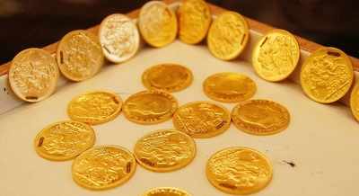 Gold prices stay soft, losses deepen on weakening demand