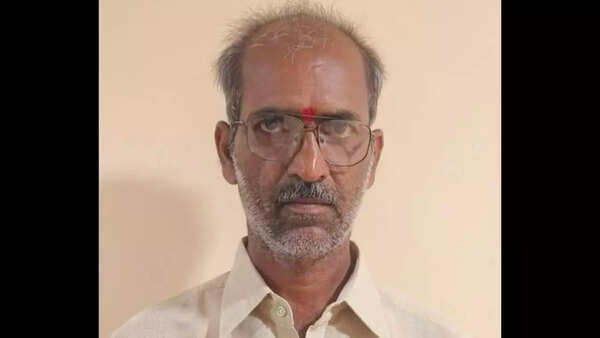BRS leader axed to death in Kollapur