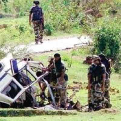 Six Naxals held for Dantewada attack