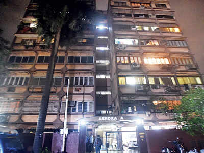 3-year-old girl thrown out of Colaba building