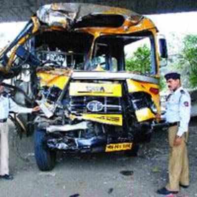 School bus collides with tempo on Nerul flyover, 7 injured, driver nabbed