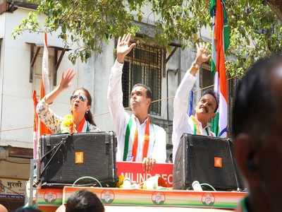 Congress' Milind Deora, Urmila Matondkar address rally in Girgaon