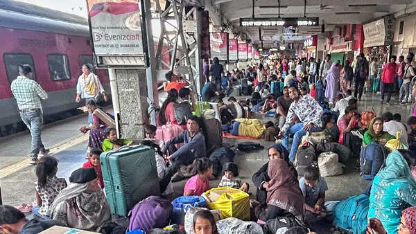 Pune Railway Station’s Big Crowd Fix: 10,000-Passenger Holding Area Coming Soon, No More Platform Chaos