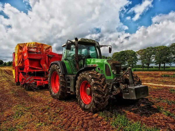 Tractor makers stay optimistic despite deficient monsoon fears