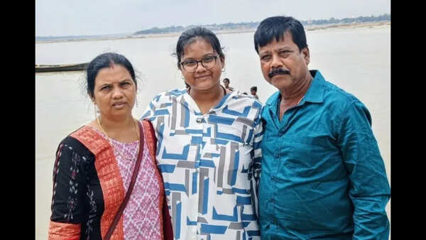 Digital detox helped improve focus, study long hours : State CBSE Commerce topper