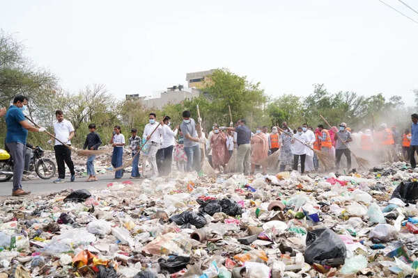 MC launches sanitation drive from Sec-20 cremation ground to Kundi