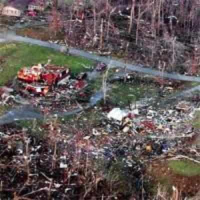 Tornadoes rip through US; 29 dead, town wiped out