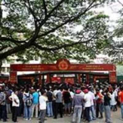 Police demand wider gates at Chinnaswamy stadium