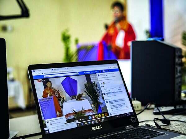 Christians ring in Holy Week with online events amid corona scare