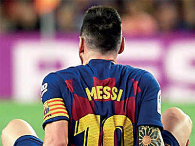 Messi injured but Barca seal  win over Villarreal