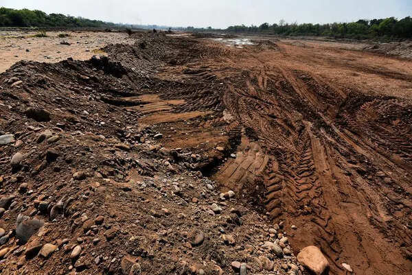 Sand shortage adds Rs 2L to cost of building a house