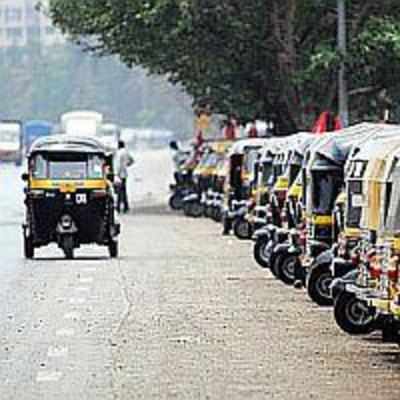 Speeding rickshaw hit seven students
