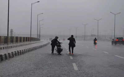 Delhi-NCR rain: Heavy rainfall in city to continue till Sunday morning, says IMD