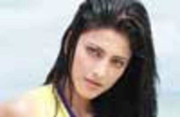 Shruti to play Sonakshi's role in Dabangg remake