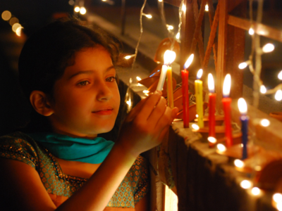 Taking a nostalgic trip down the typical 'Ghar Ki Diwali'