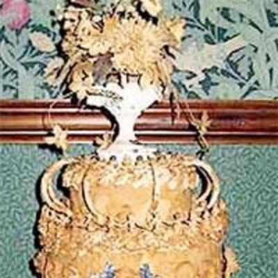 At 113, world's oldest wedding cake still in good form