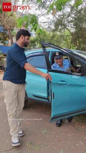 Son&rsquo;s Tribute To IAF Father Goes Viral