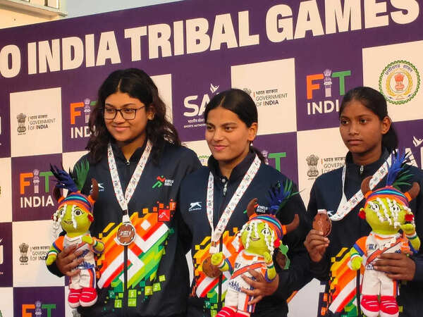 Karnataka swimmer Manikanta completes golden hat-trick; Chhattisgarh’s Anushka Bhagat wins second silver