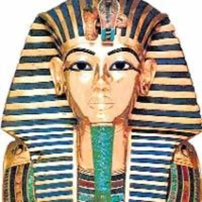 Another Lord Carnarvon returns to King Tutankhamen's tomb