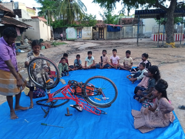 Rural Indian Children Learn Practical Skills in Science & Tinkering Clubs