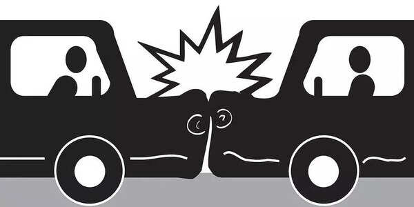 Driver killed as two trucks collide in Ramgarh