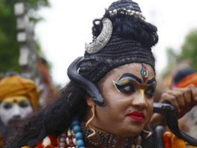 Why do intellectuals scorn Hindu deities?