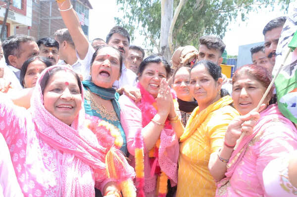 “I will get every problem of Dehra resolved from the chief minister”: Kamlesh Thakur