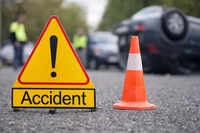 Tragic accident claims life: Speeding truck fatally hits bike in Jamtara; Sole breadwinner leaves behind wife and three children