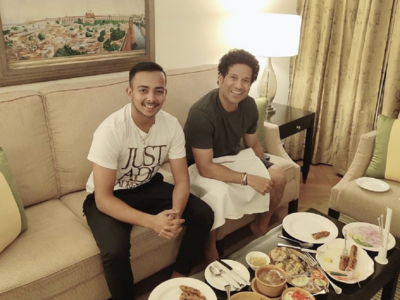 Ahead of Delhi Capitals vs Mumbai Indians match, Sachin Tendulkar and Prithvi Shaw enjoy dinner together